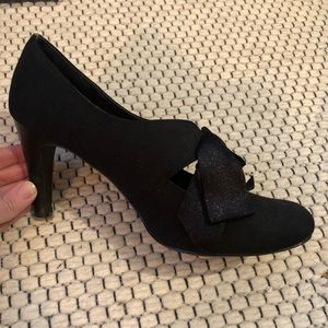 Black heels with satin bow